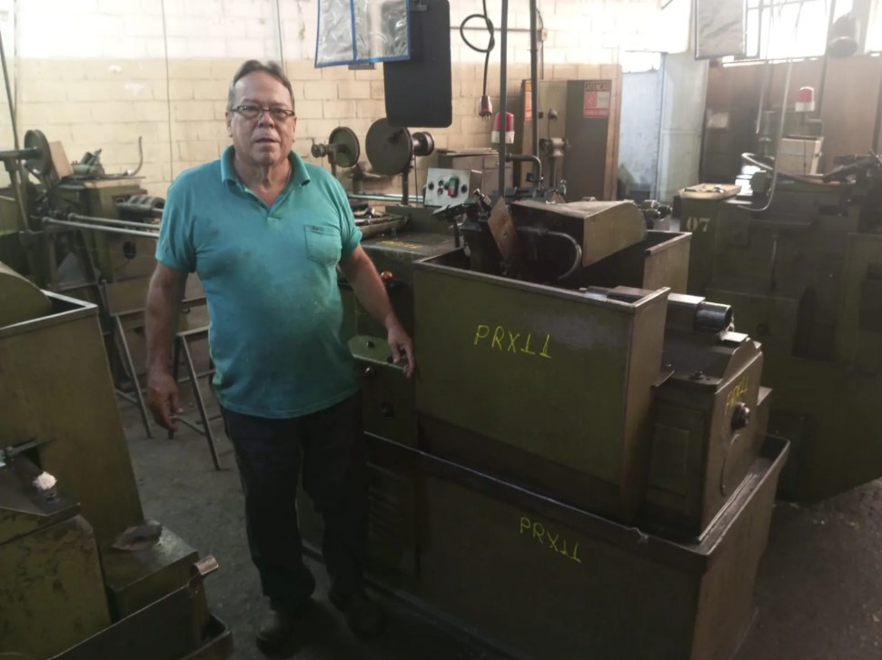 Torno Automático PBC TA-45 para Corte de Tubos