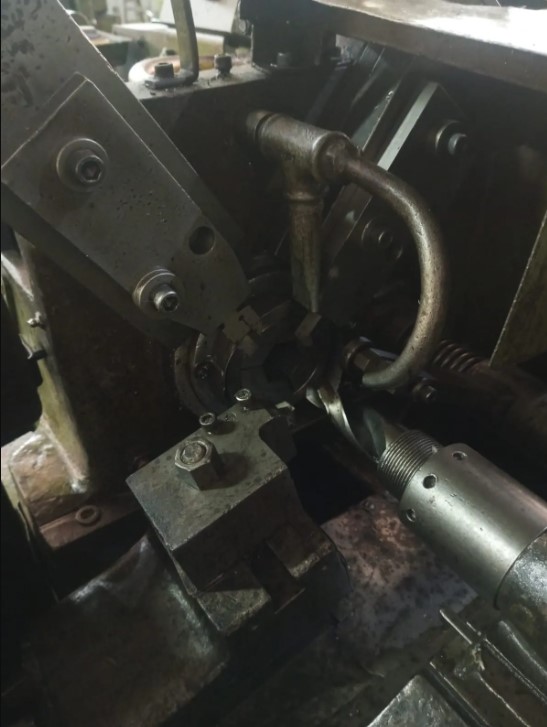 Torno Automático PBC TA-45 para Corte de Tubos - Imagem 2