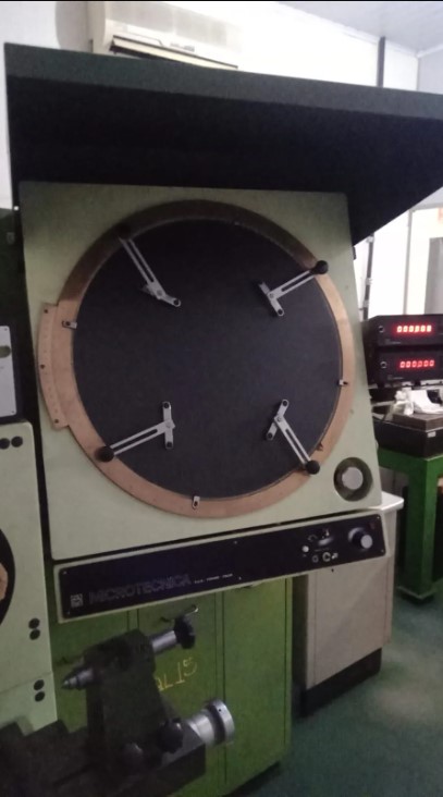 Projetor de Perfis Titanus 6/5 Microtecnica - Imagem 2