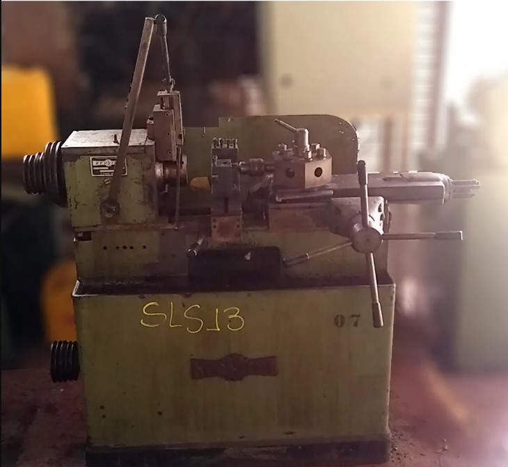 Torno Revólver Xervitt 1.1/2" com alimentador