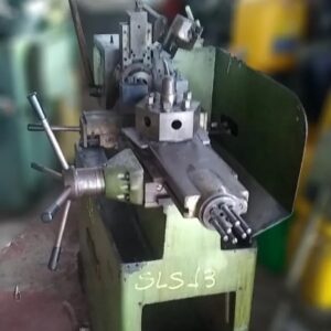 Alternative view of Torno Revólver Xervitt 1.1/2" com alimentador
