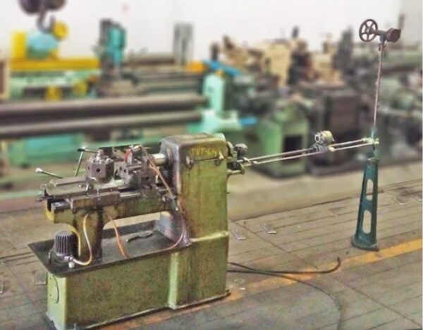 Torno Iran 1.1/2" (38mm) de passagem
