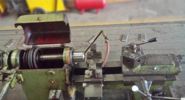 Torno Iran 1.1/2" (38mm) de passagem - Imagem 3