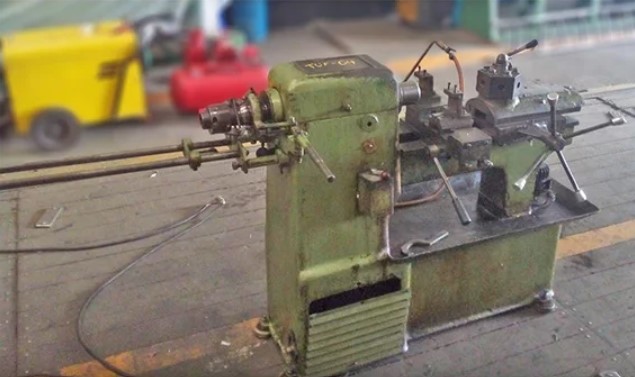 Torno Iran 1.1/2" (38mm) de passagem - Imagem 4