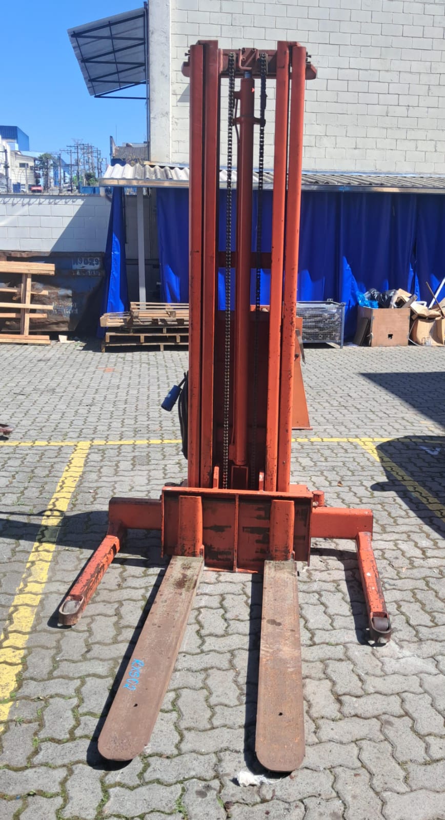 Empilhadeira Elétrica Hidráulica Modelo ELEM 320