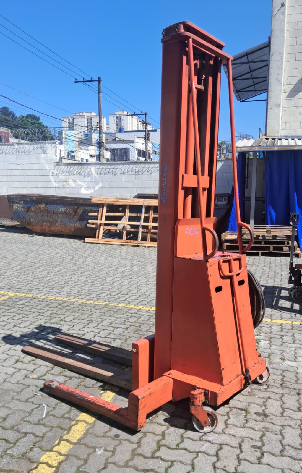 Empilhadeira Elétrica Hidráulica Modelo ELEM 320 - Imagem 5