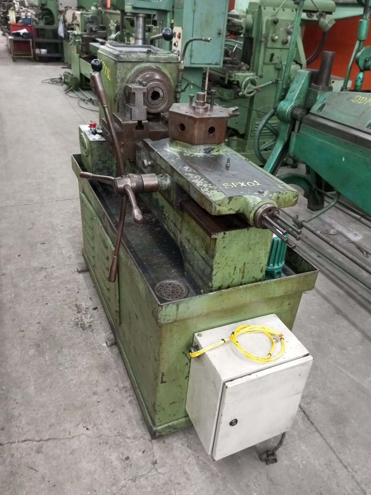 Torno Revólver AMA TR-5 passagem 2.½" - Imagem 2