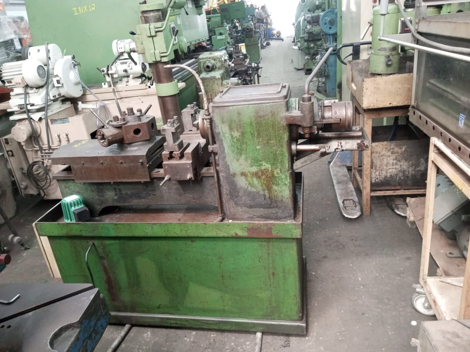 Torno Revólver AMA TR-5 passagem 2.½" - Imagem 5