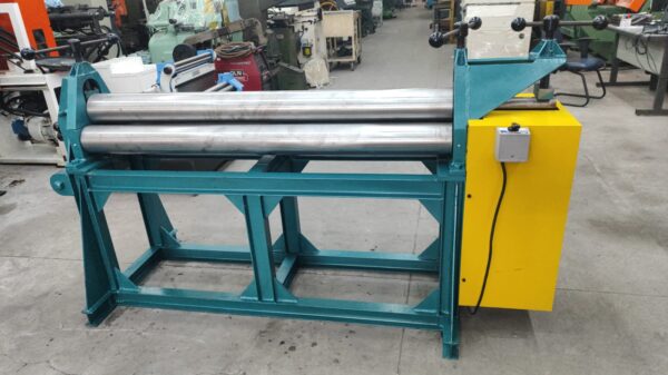 Calandra Piramidal 1550x1/4" VG Trifásico