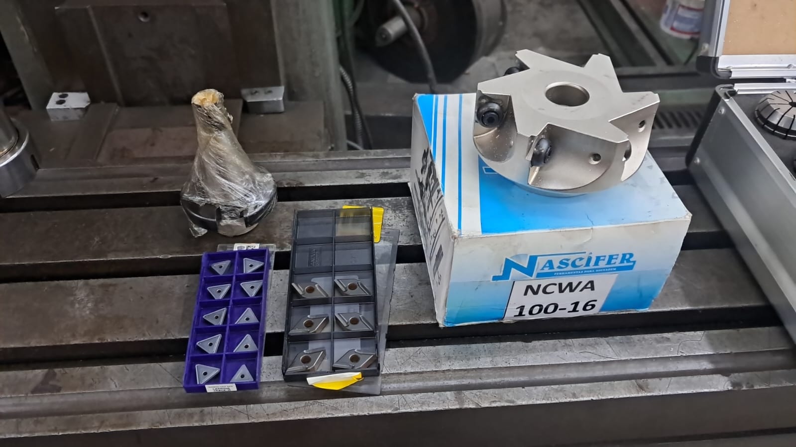 Fresadora Ferramenteira Kondia Powermill FV-1 - Imagem 11