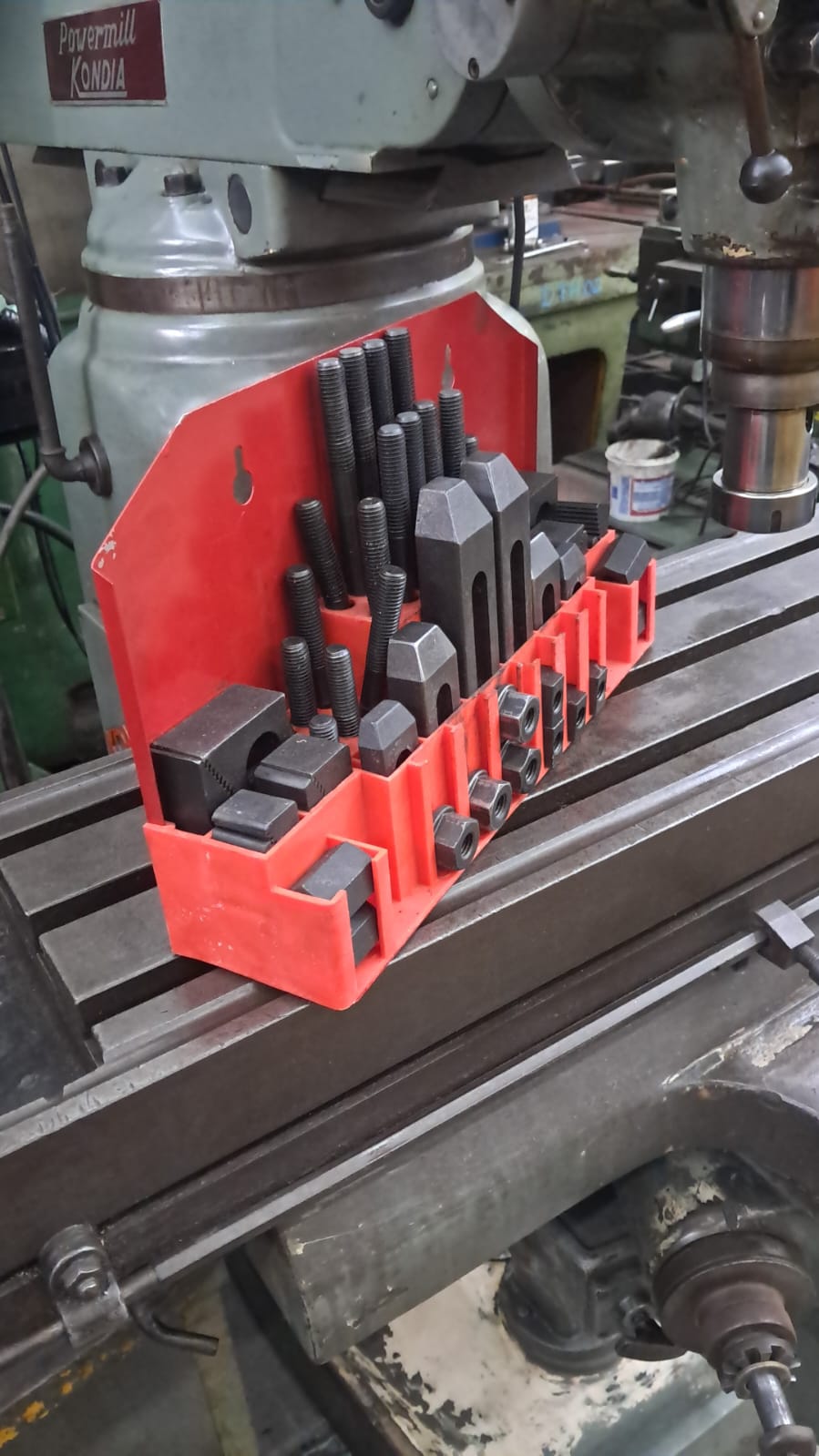 Fresadora Ferramenteira Kondia Powermill FV-1 - Imagem 12