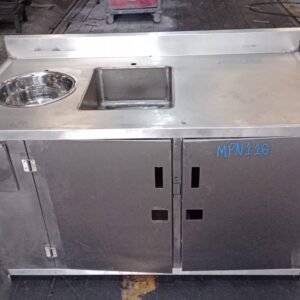 Pia com gabinete de inox