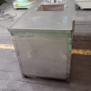 Pia com gabinete de inox - Imagem 4