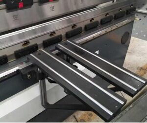 Prensa Dobradeira Hidráulica 125 toneladas x 3.200 mm - Imagem 7